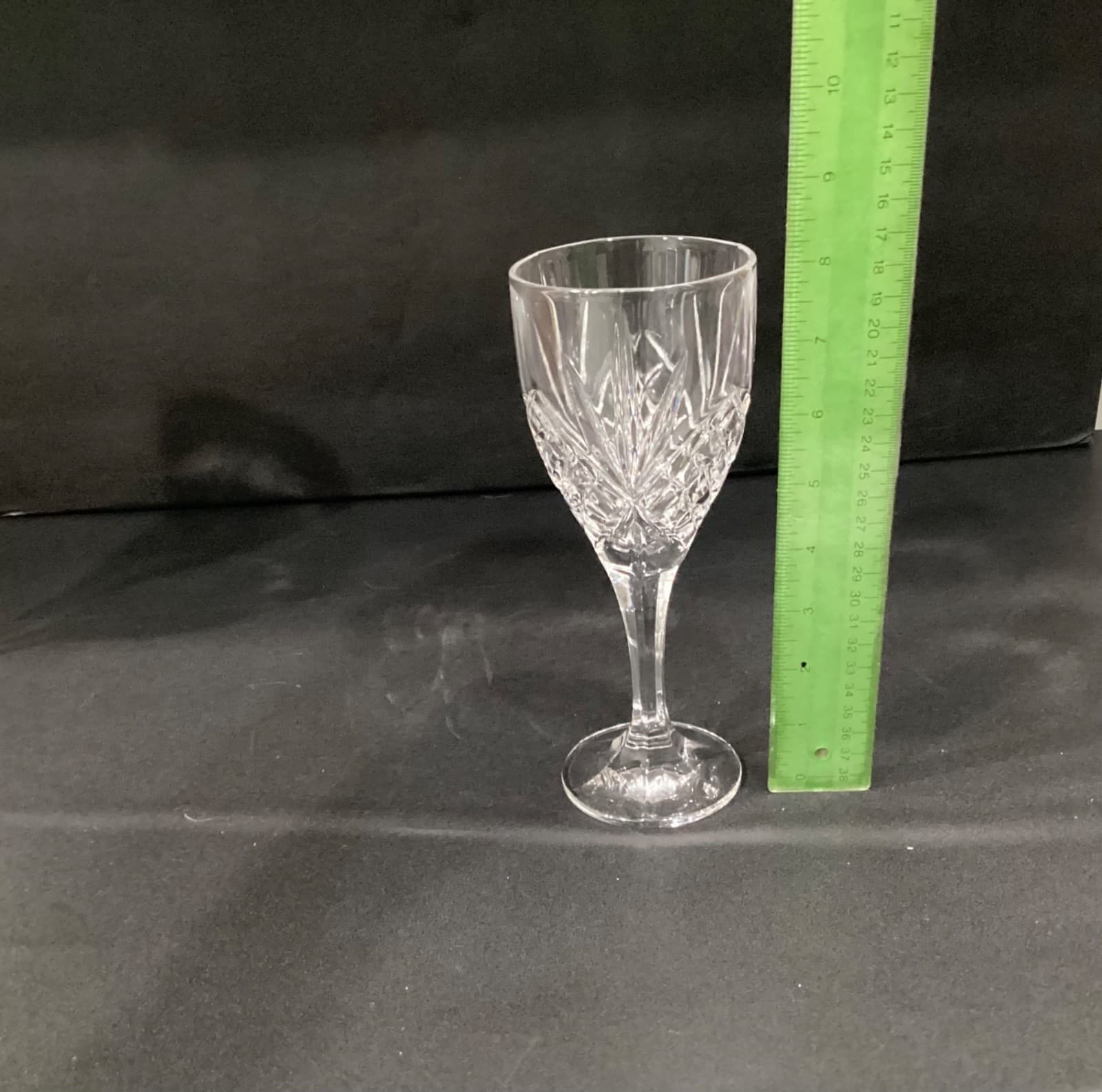 Dublin by Godinger Clear Crystal Wine Glass Goblets HEAVY 8" Set of 2 - Thumbnail 5