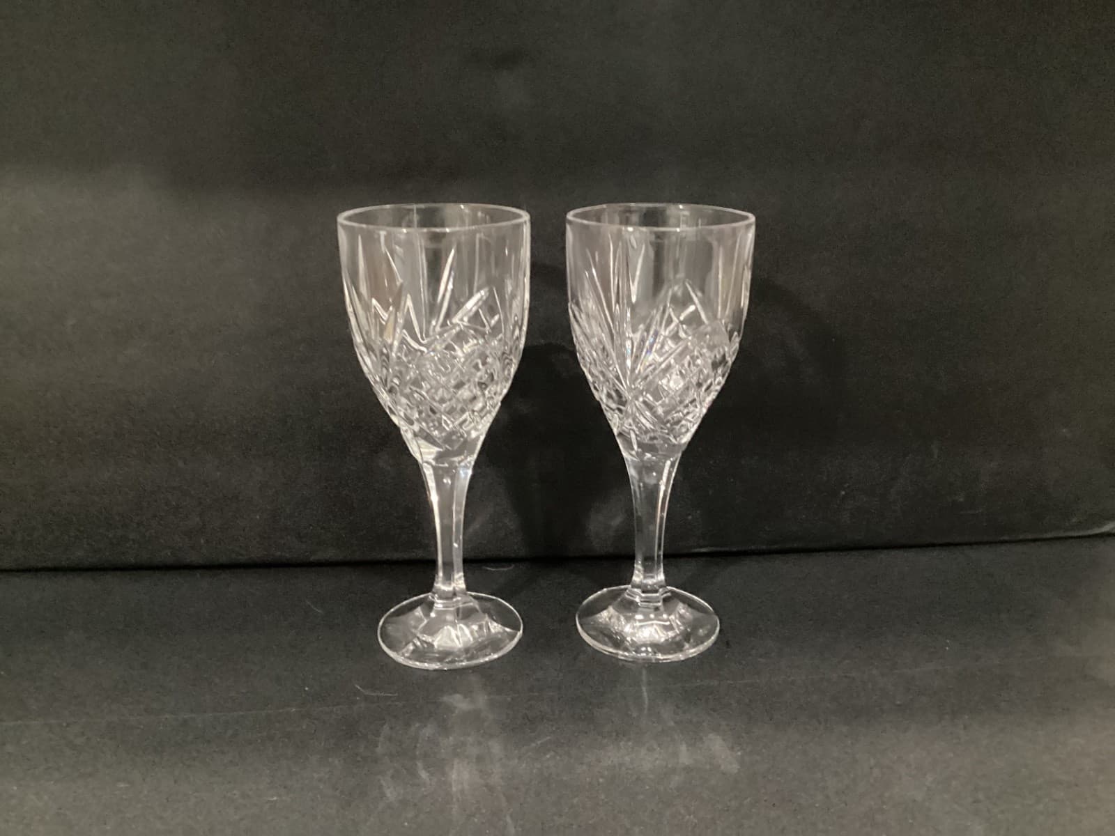 Dublin by Godinger Clear Crystal Wine Glass Goblets HEAVY 8" Set of 2 - Thumbnail 7
