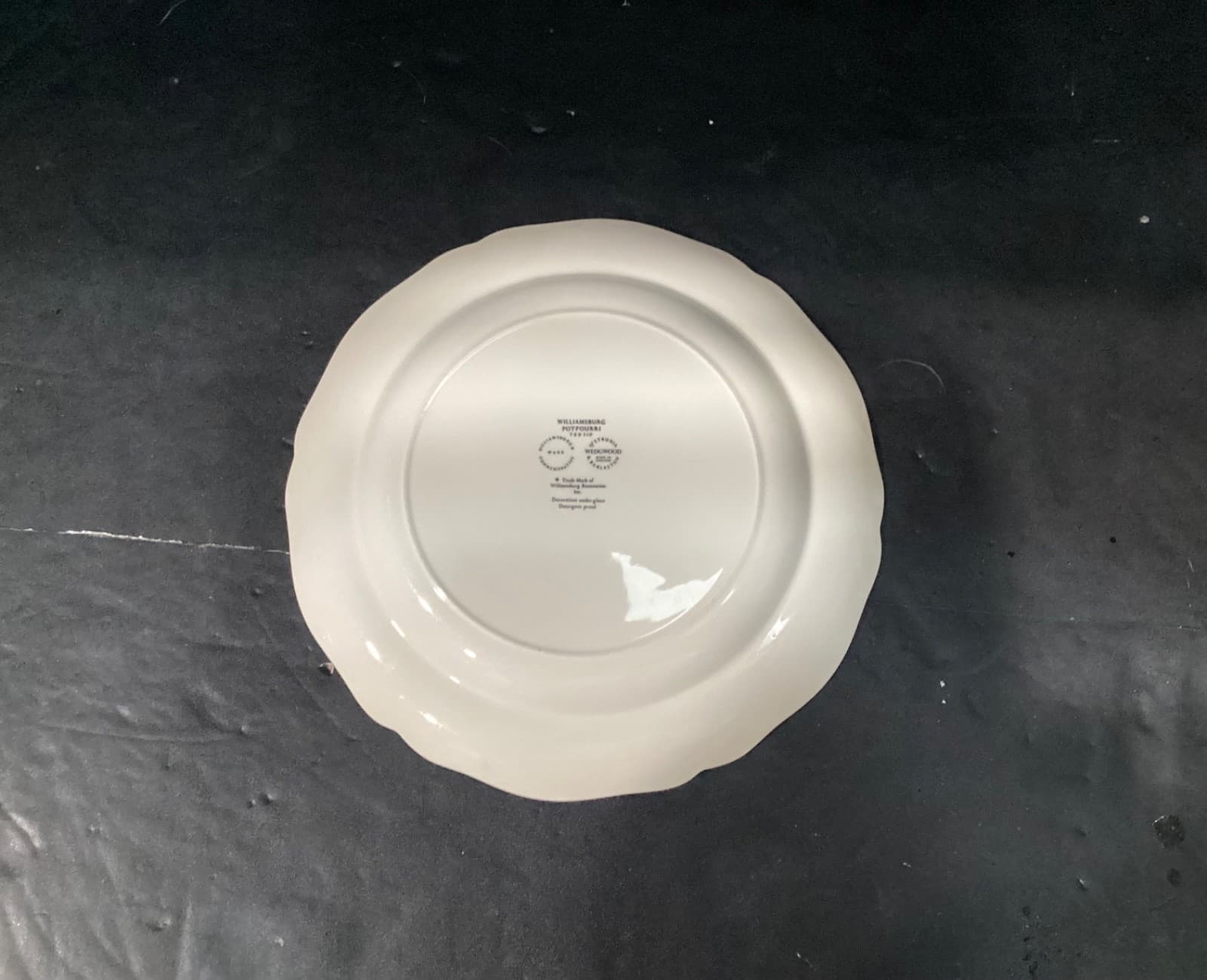 Wedgwood Williamsburg Potpourri Set of (4) 10" Rimmed Dinner Plates TKD510 - Thumbnail 3