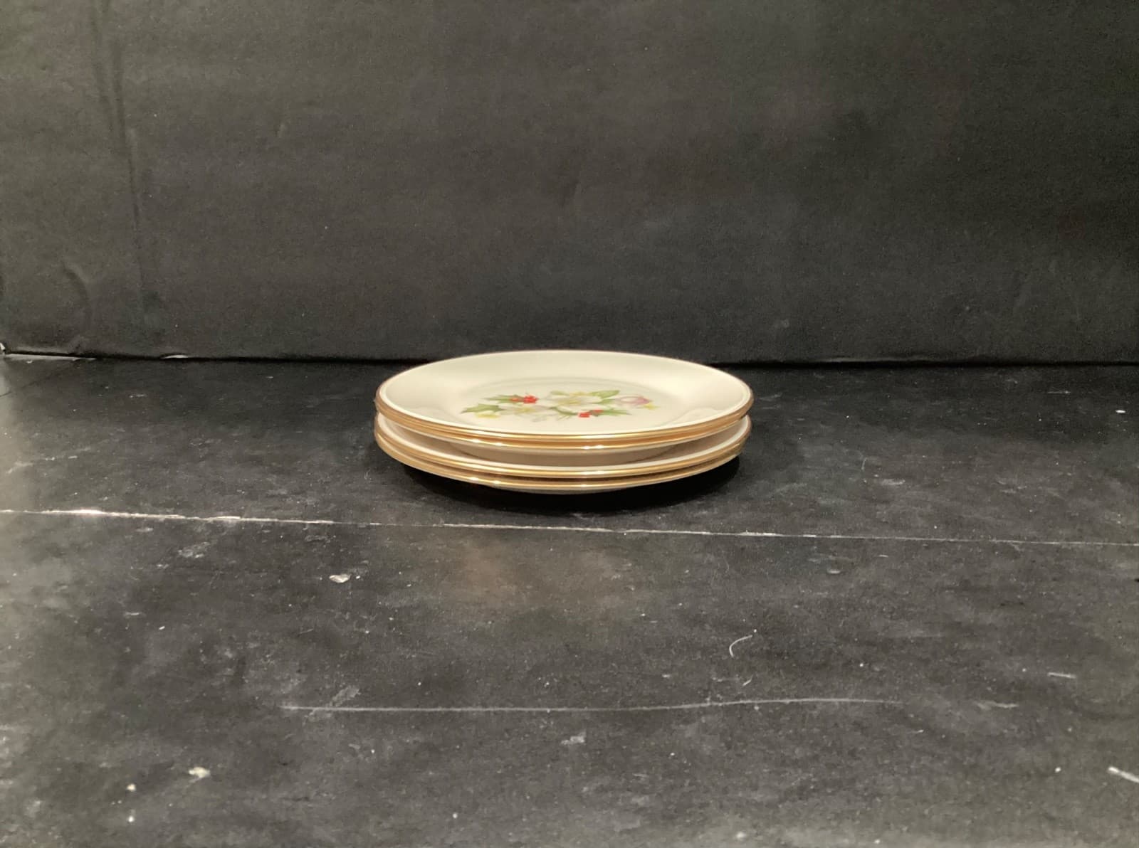 Lenox Holly & Floral Bread & Butter 6.5" Plates Special Collection Set of 4 - Thumbnail 8