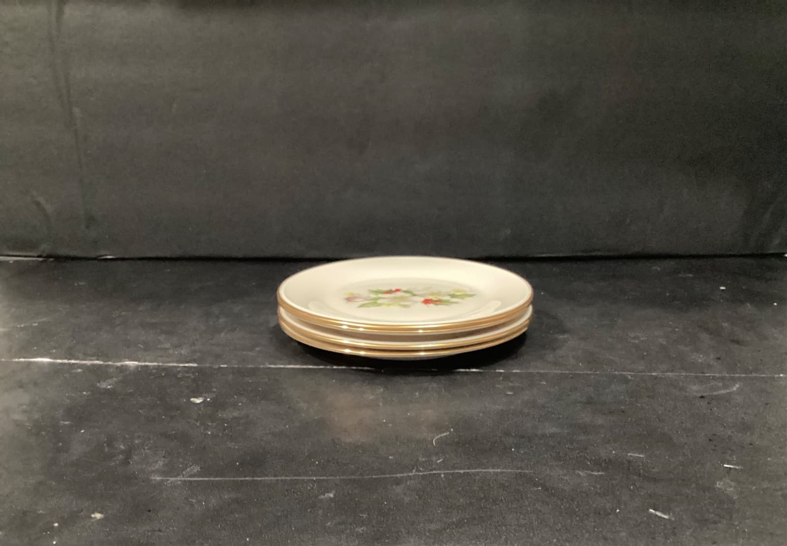 Lenox Holly & Floral Bread & Butter 6.5" Plates Special Collection Set of 4 - Thumbnail 6