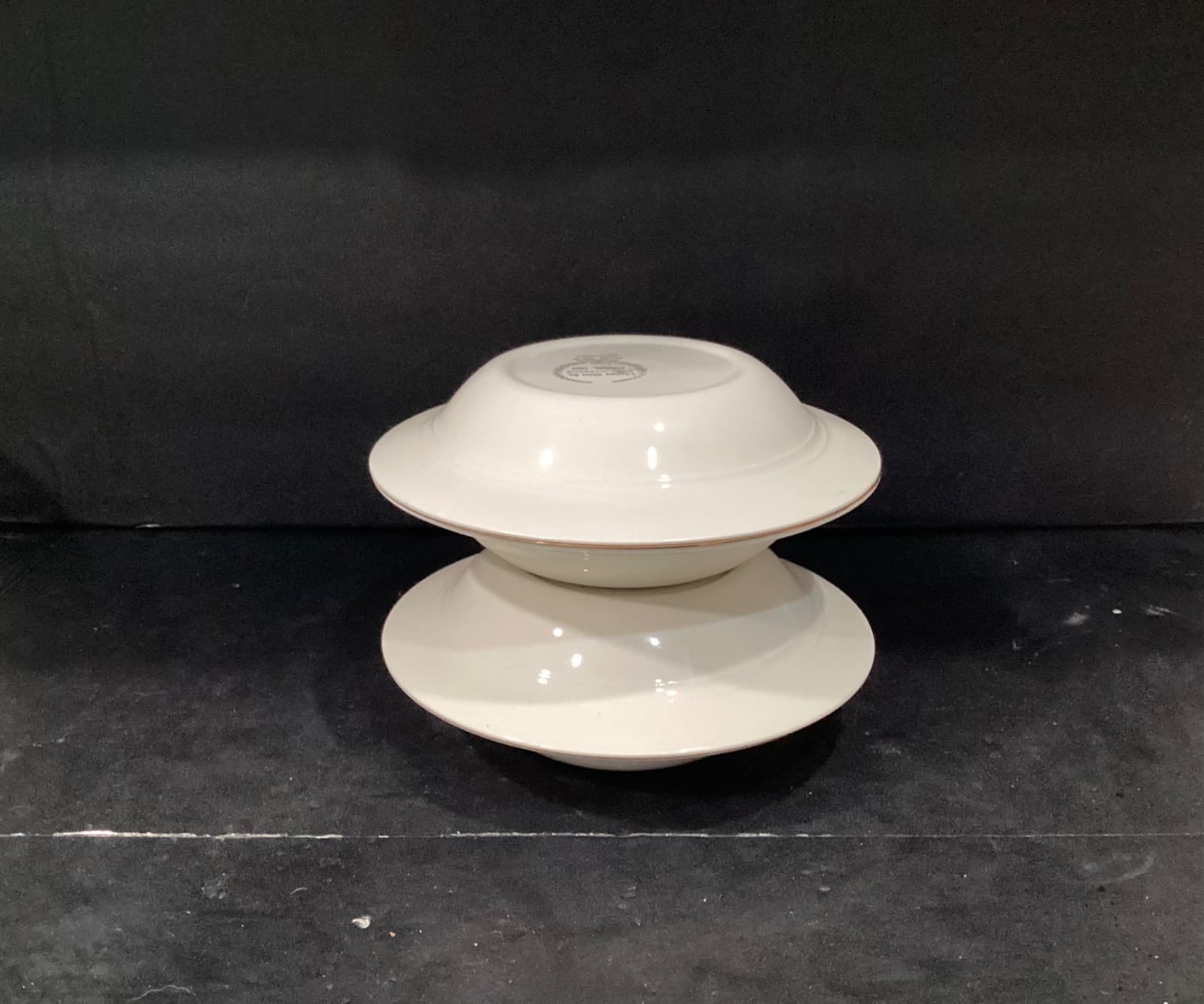 Homer Laughlin Burgundy Bowls 8.5" Magnolia 1940's Dishes Gold Rim Set of 4 - Thumbnail 8