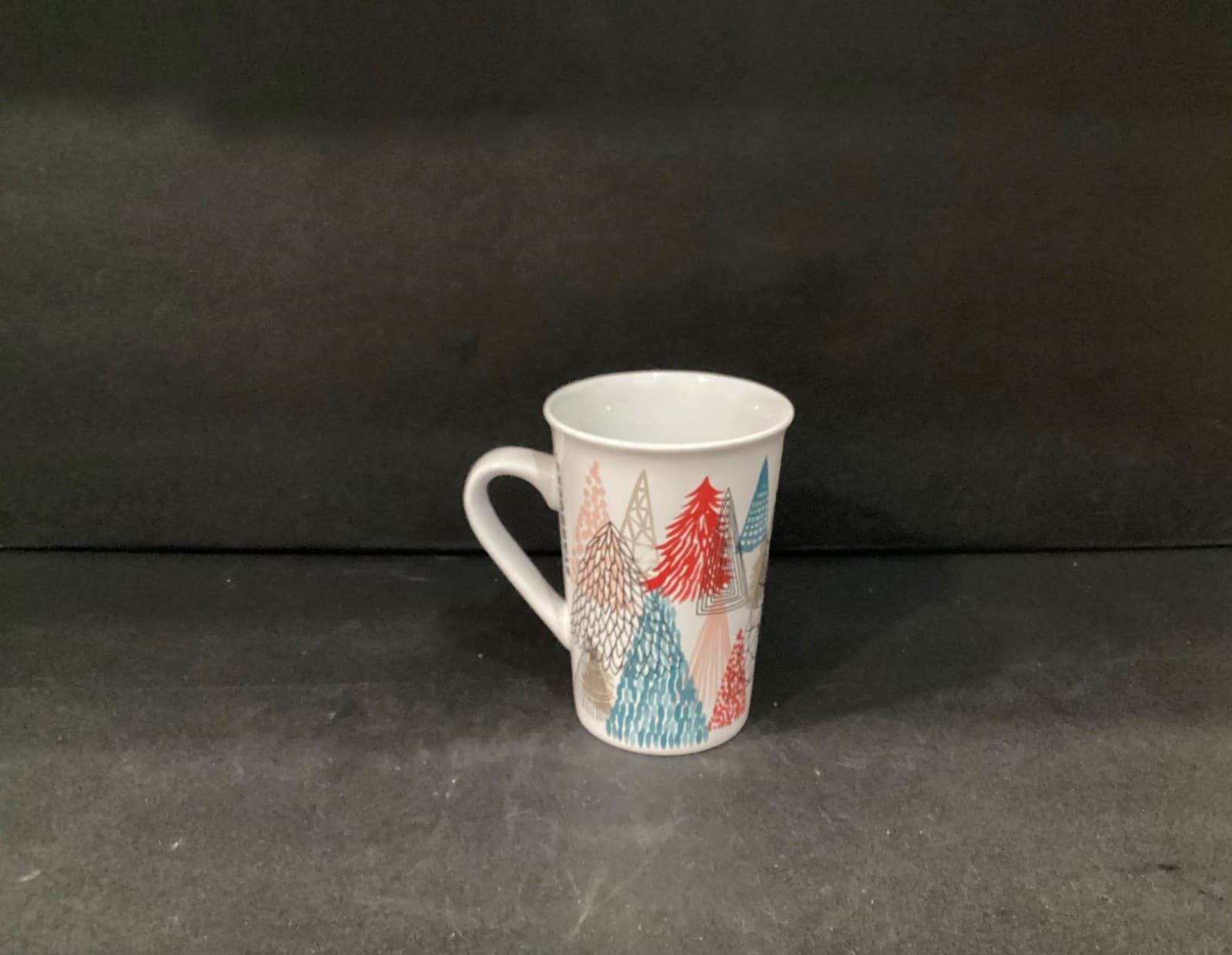 Starbucks Holiday Christmas Tree Mug 2017 White Ceramic 11 oz - Thumbnail 9