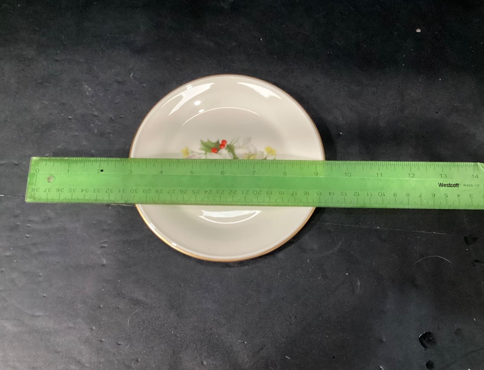 Set Of Two Lenox Holly and Floral Dessert Plates Special Collection - Thumbnail 5