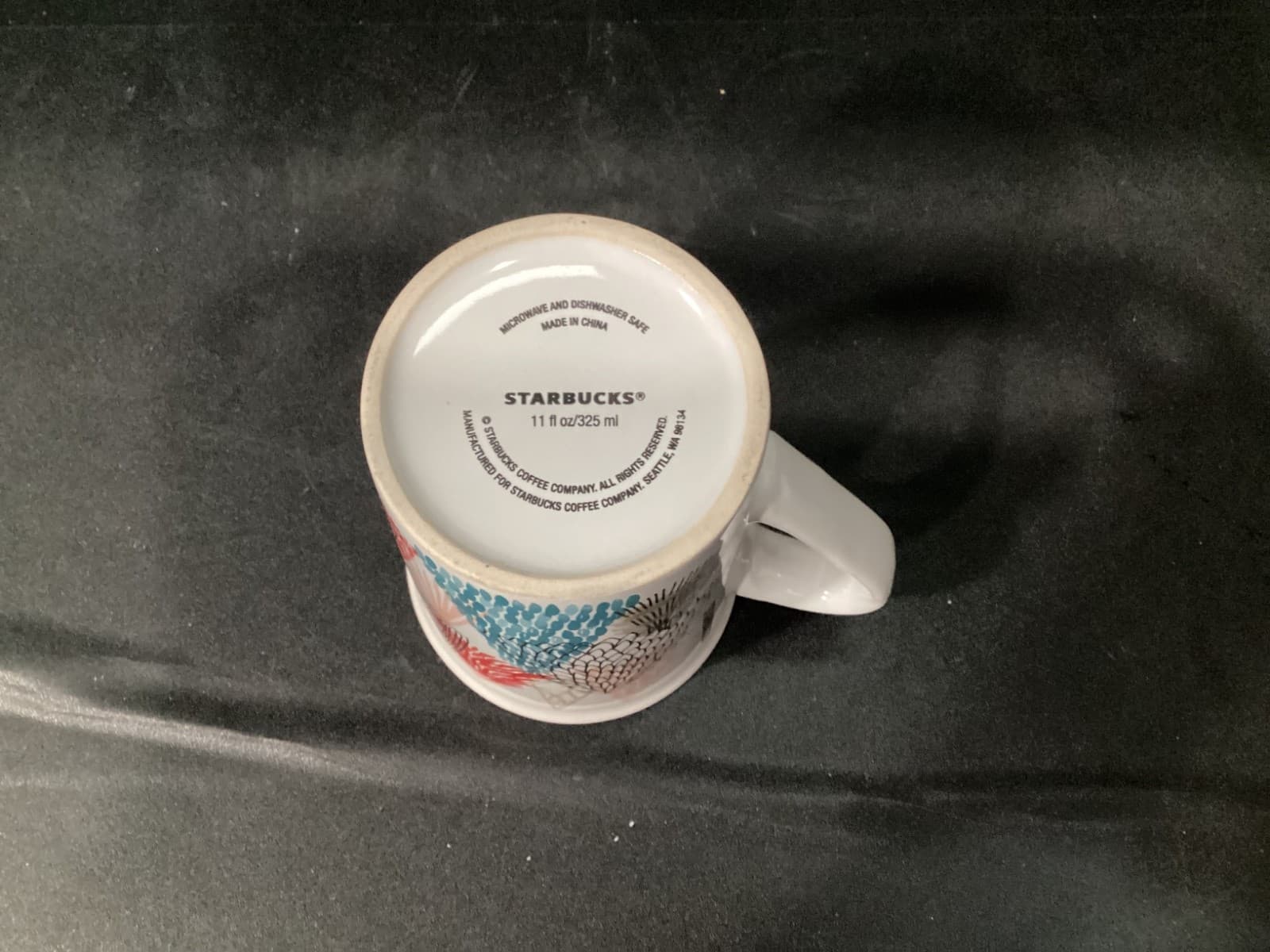 Starbucks Holiday Christmas Tree Mug 2017 White Ceramic 11 oz - Thumbnail 4