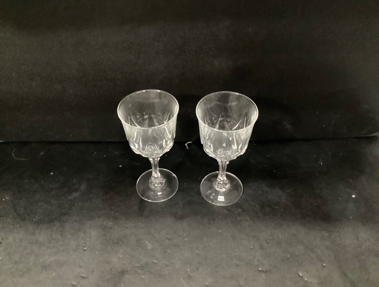 Cristal D'Arques Durand Auteuil Crystal 6” Stemmed Wine Goblets Glasses Set of 2 - Thumbnail 2