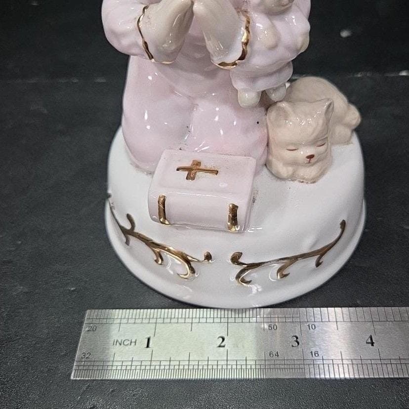 Sankyo Bedtime Prayer Praying Girl With Cat & Bible Figurine, Porcelain Statue - Thumbnail 11