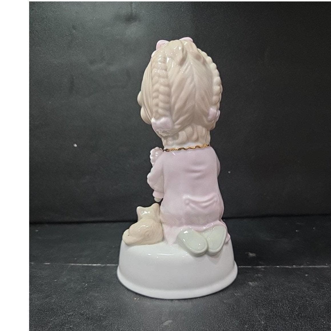 Sankyo Bedtime Prayer Praying Girl With Cat & Bible Figurine, Porcelain Statue - Thumbnail 6