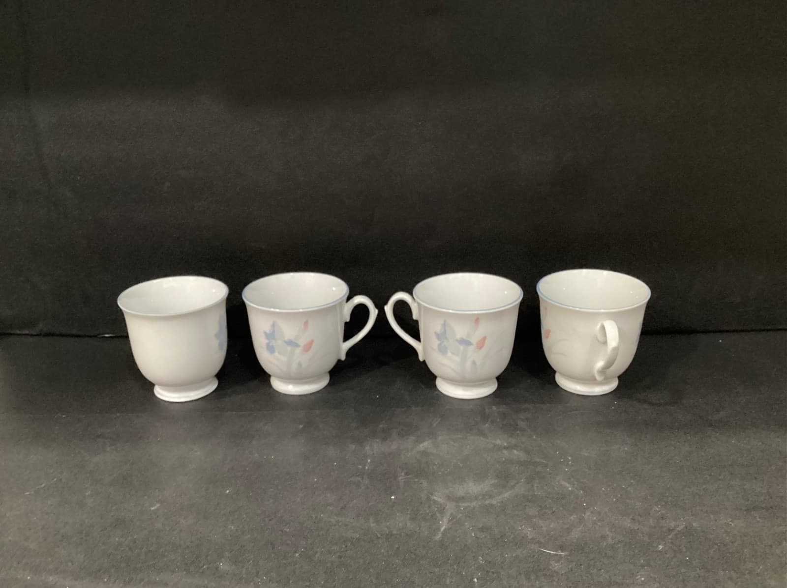 Set of 4 Excel Fresh Flowers Iris Coffee Cups Footed Blues & Pinks Floral Pastel
