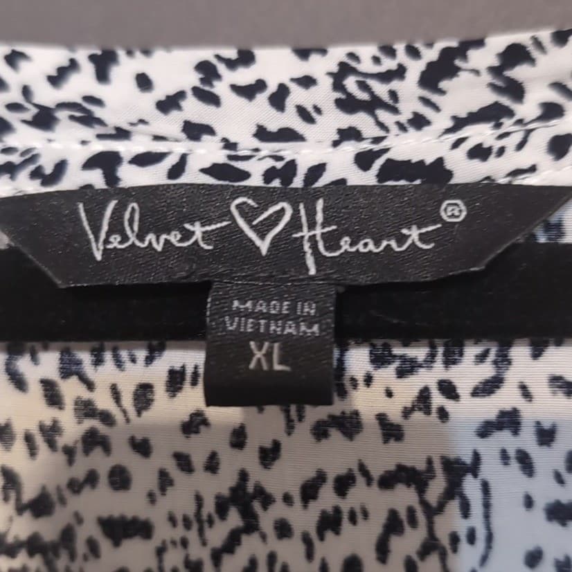 Velvet Heart Black White Animal Print Sleeveless Rayon Blouse, Woman's XL Top - Thumbnail 5