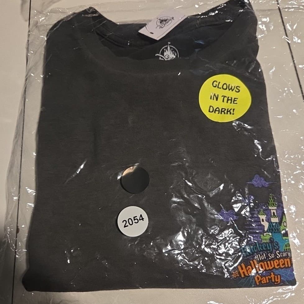 Disney Mickey's Not So Scary Halloween Party 2023 Magic Kingdom XL T-Shirt, NWT - Thumbnail 8