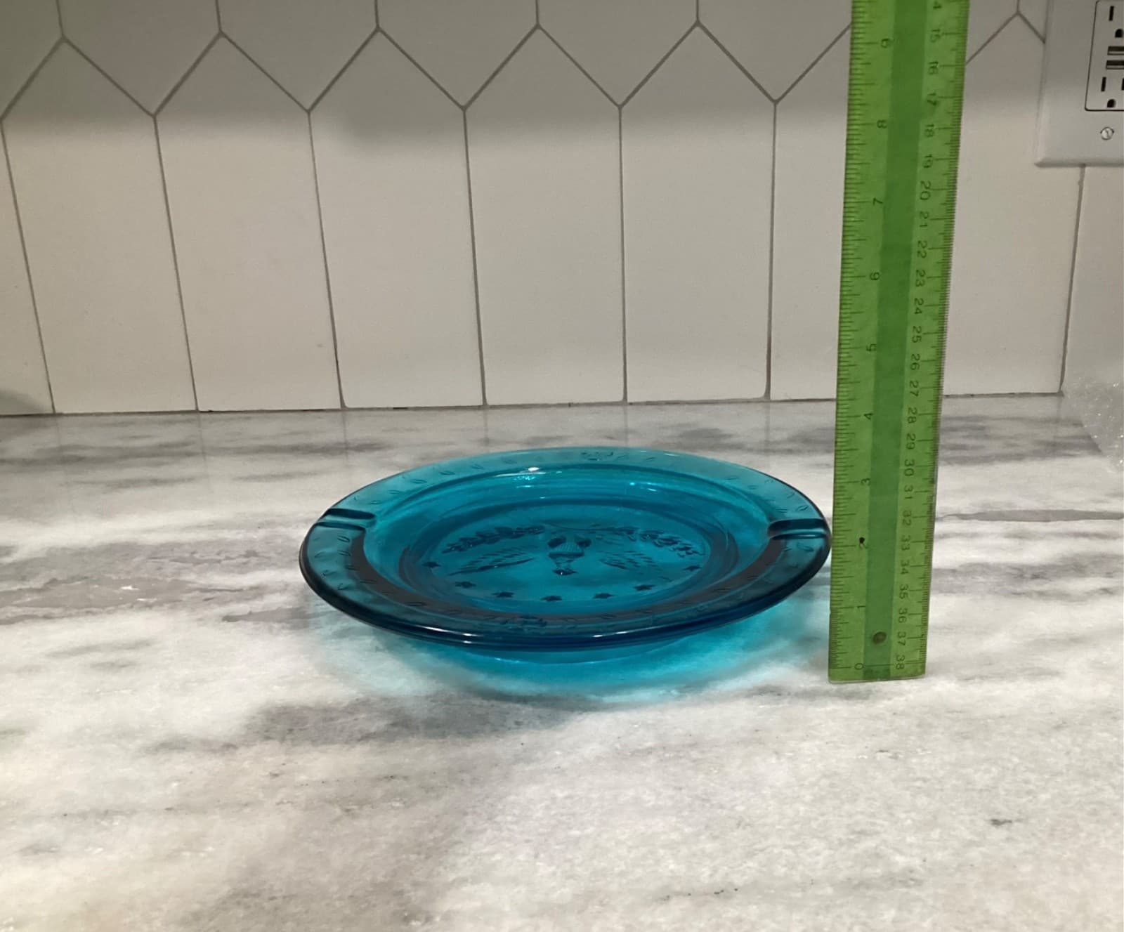 Vintage L.E. Smith MCM Heritage Blue Glass Embossed American Eagle Ashtray - Thumbnail 5