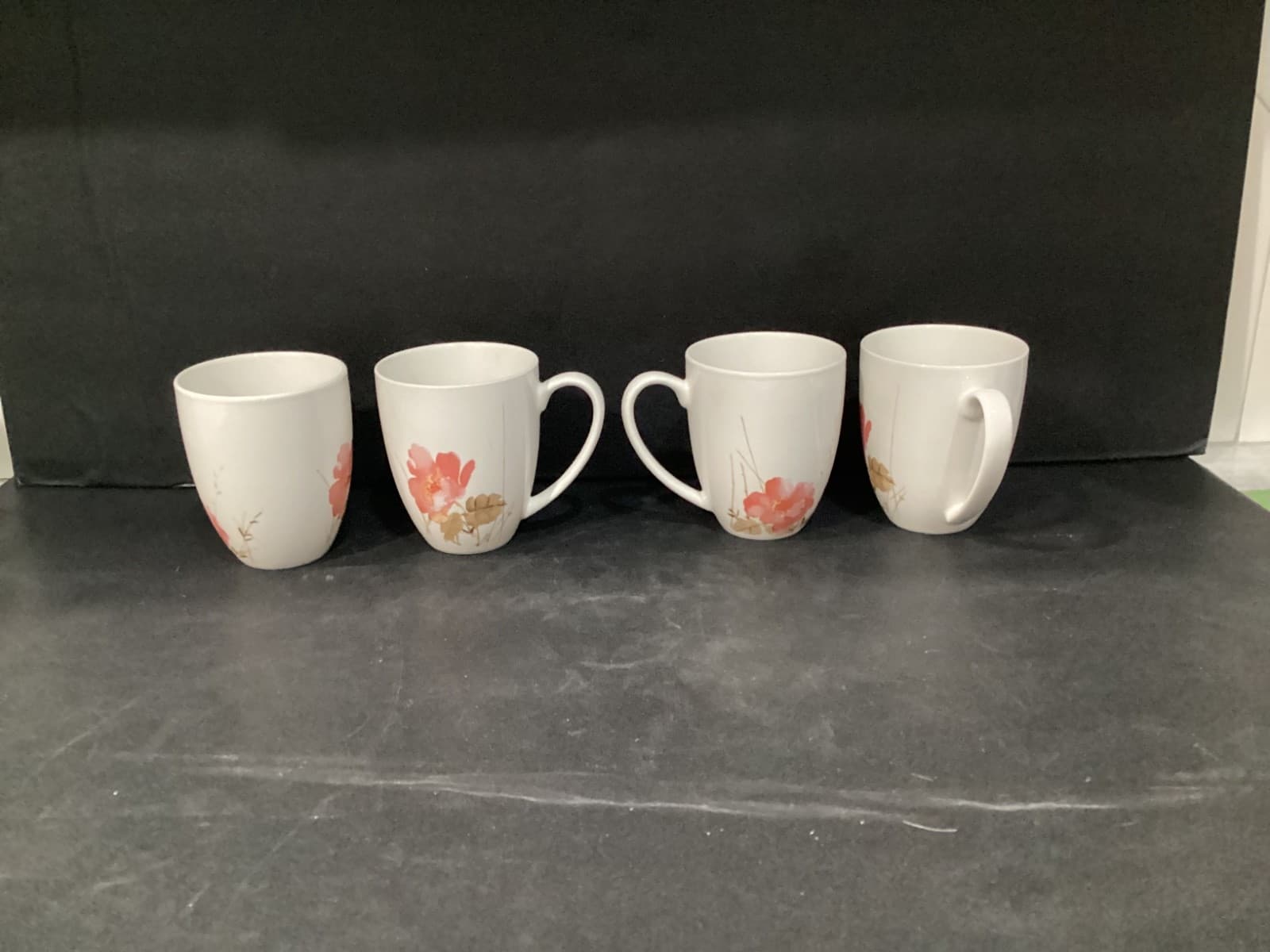 Oneida Amore Coffee Cups Mugs White Porcelain Pink Floral Watercolor Set of 4