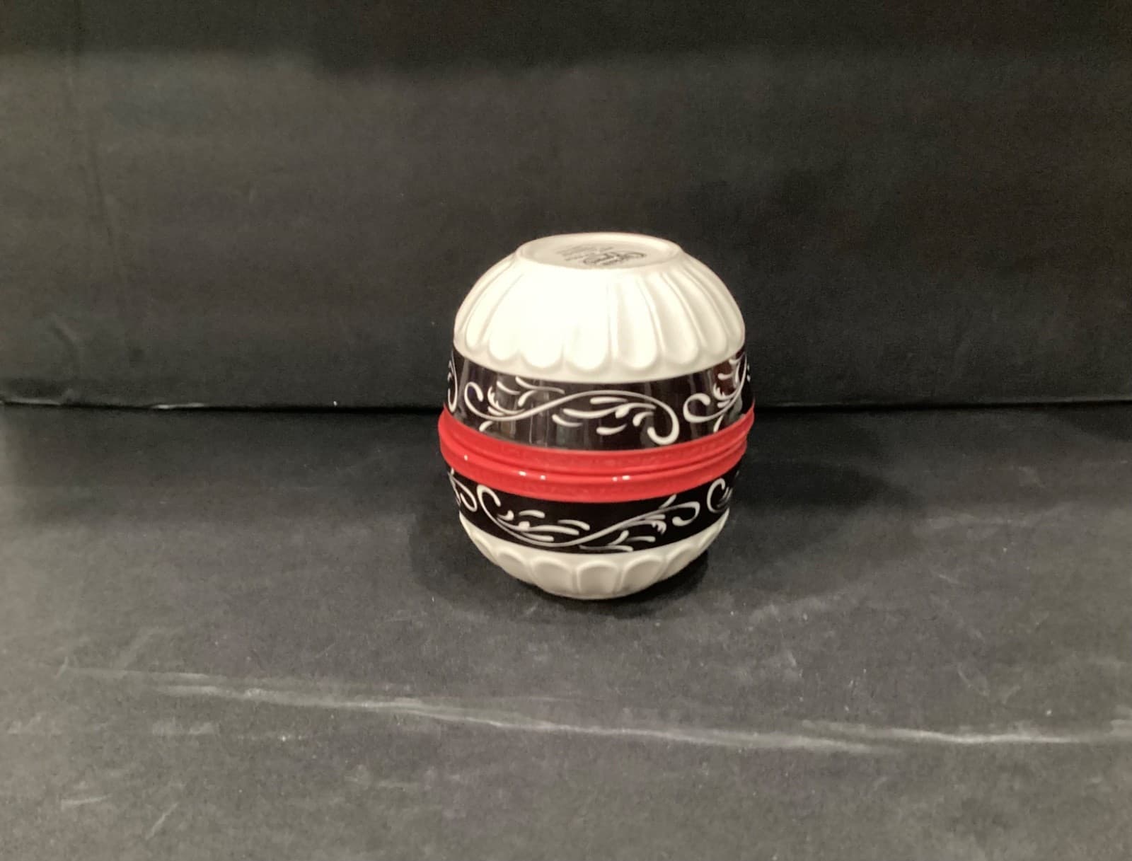 2 Cracker Barrel Susan Winget Day Break White Black Rooster Cereal Soup Bowls * - Thumbnail 11