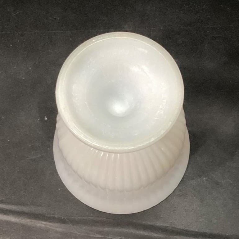 Vintage E.O. Brody Co. USA M3000 White Milk Glass Ribbed Pedestal Vase 6.5" - Thumbnail 4