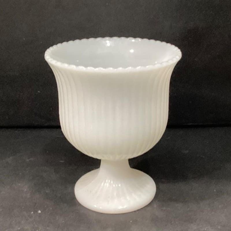 Vintage E.O. Brody Co. USA M3000 White Milk Glass Ribbed Pedestal Vase 6.5" - Thumbnail 11