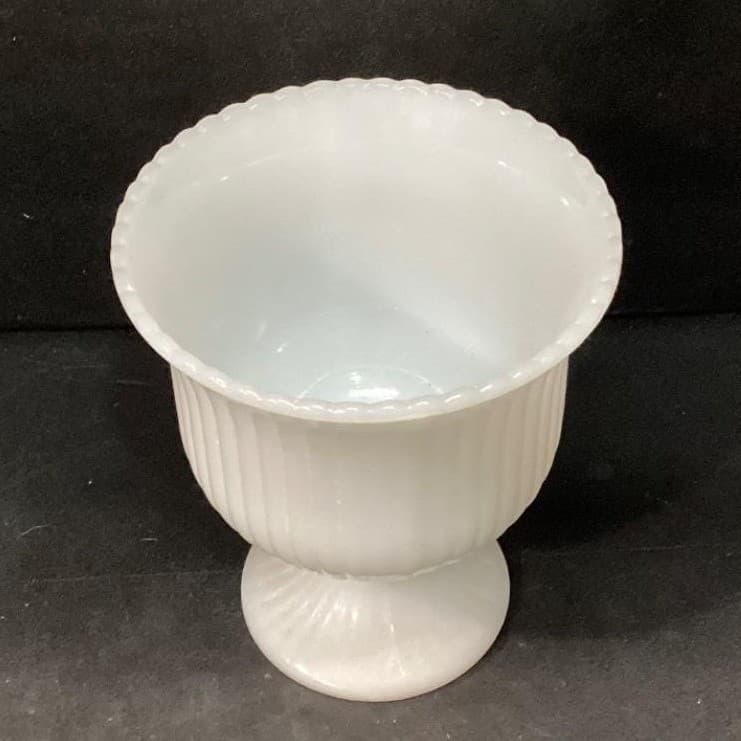 Vintage E.O. Brody Co. USA M3000 White Milk Glass Ribbed Pedestal Vase 6.5" - Thumbnail 2