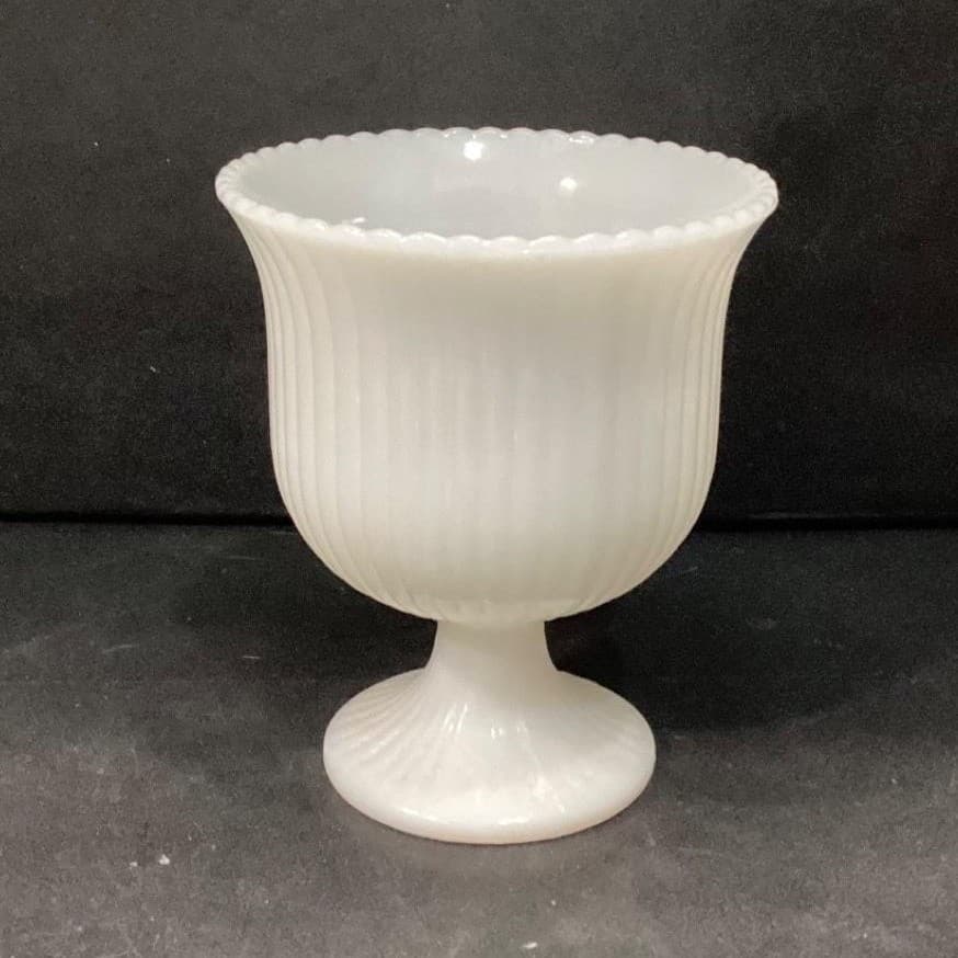 Vintage E.O. Brody Co. USA M3000 White Milk Glass Ribbed Pedestal Vase 6.5" - Thumbnail 10