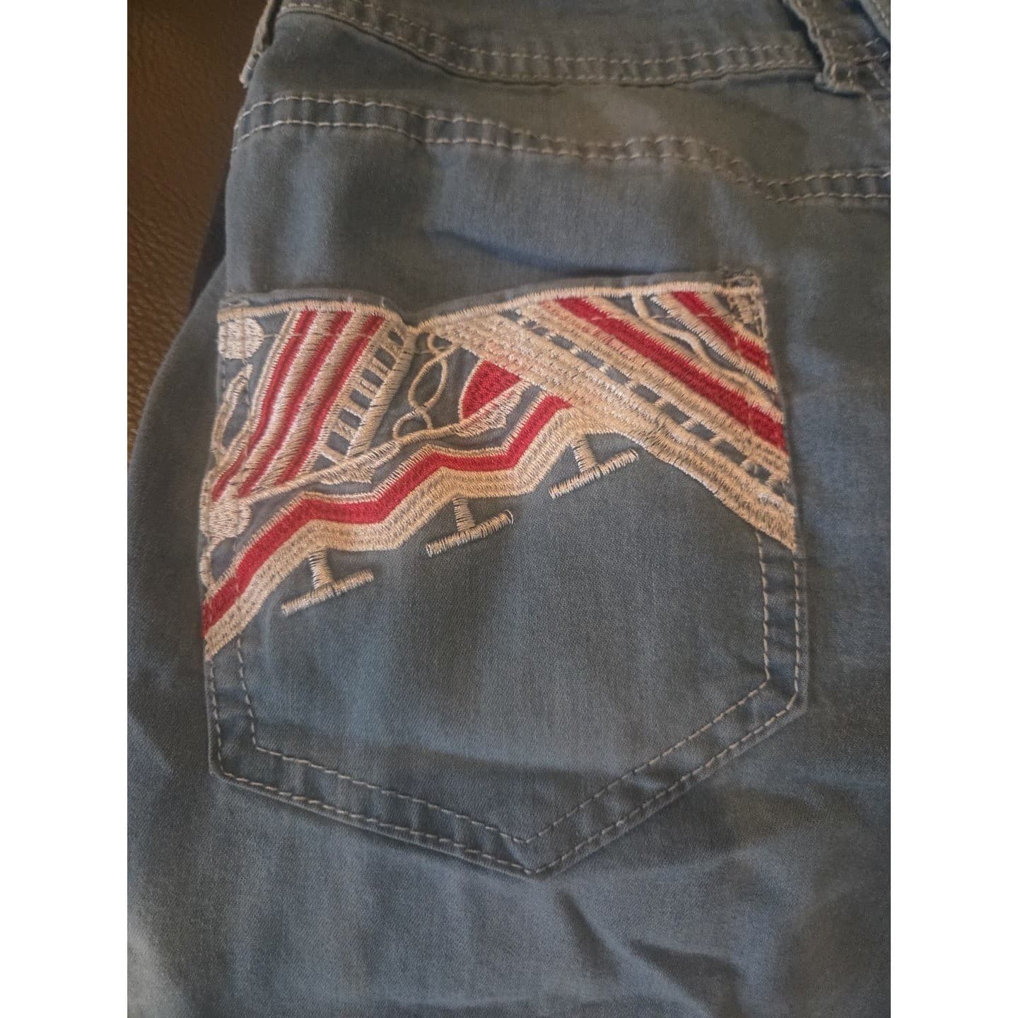 Light Wash Bootcut Jeans with Embroidered Back Pockets. Woman's Medium, Vintage - Thumbnail 7