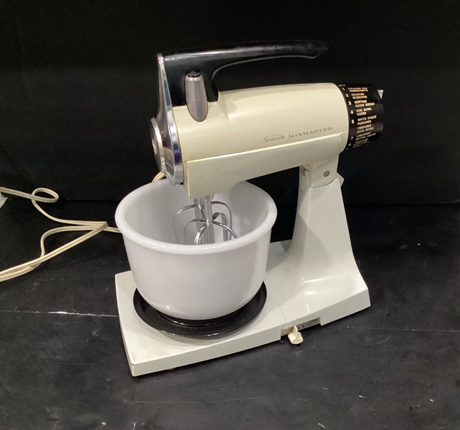 Vintage Sunbeam Mixmaster Stand Mixer 12 Speed Mixer MMA Tested Works *