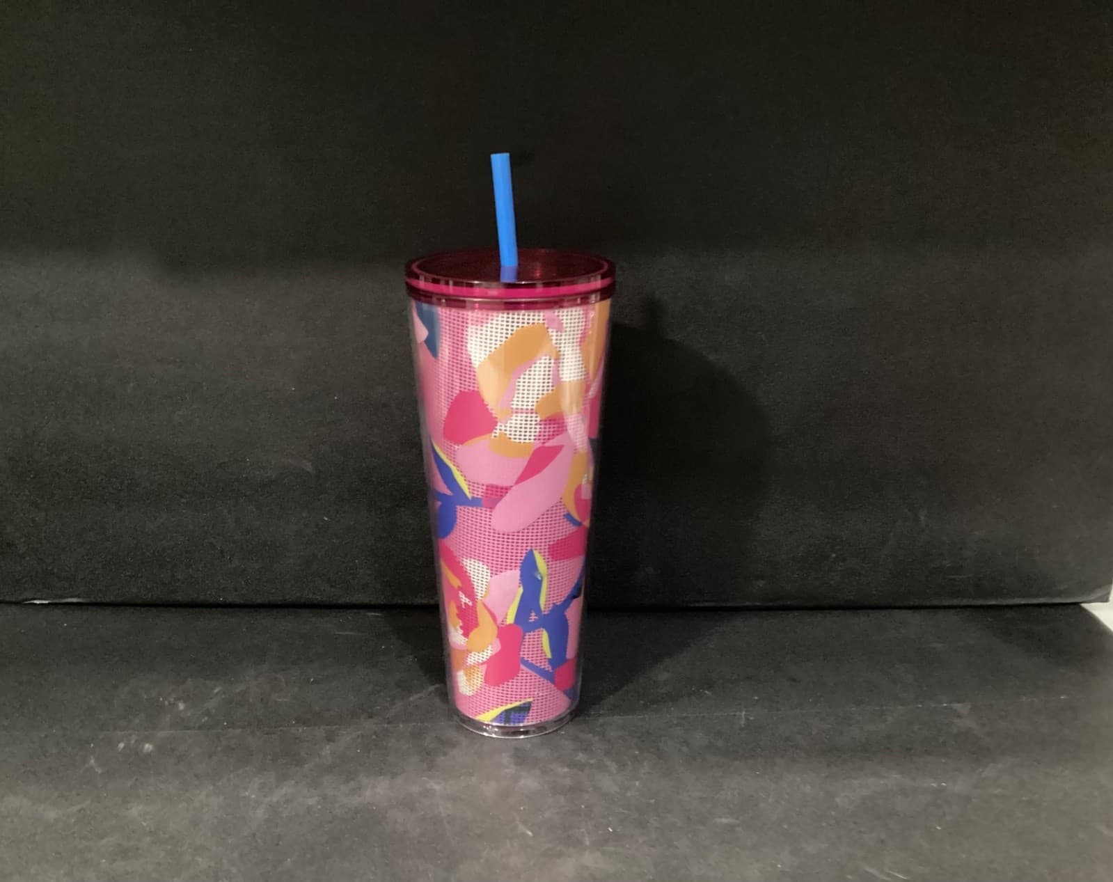 STARBUCKS Spring 2023 Pink Floral Cold Cup Tumbler Venti 24 oz Blue Straw - Thumbnail 2