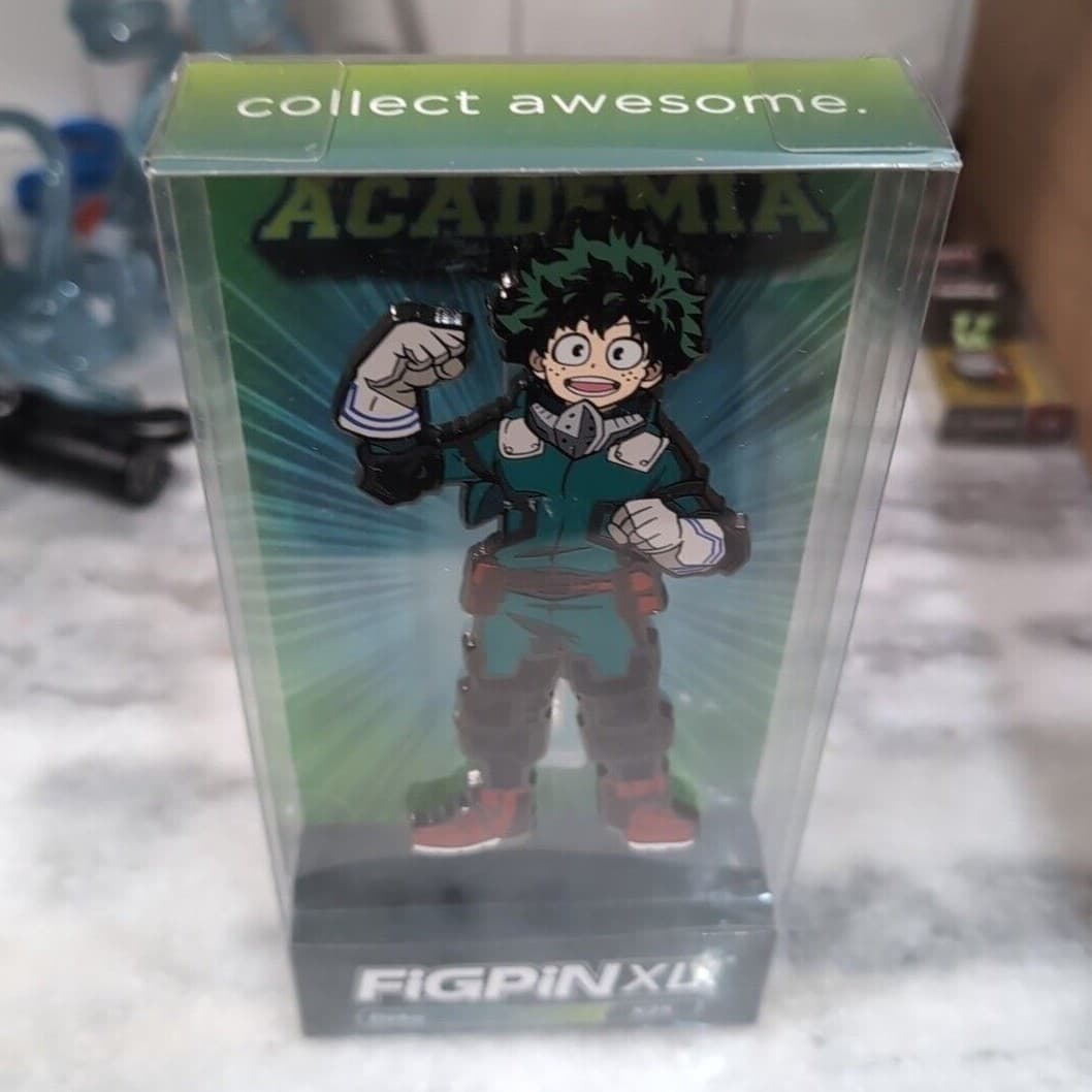 FiGPiN XL My Hero Academia Deku X25 Enamel Pin Unlocked 6 Inch Display Case - Thumbnail 6
