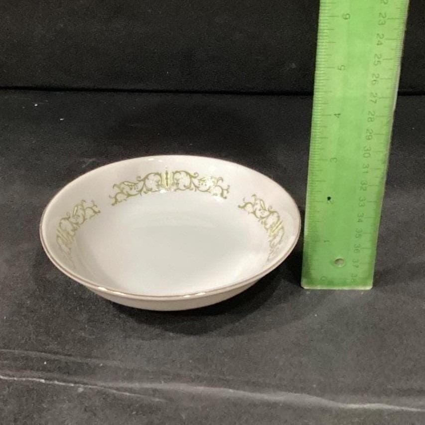 Bell Flower Fine China, Set of 3 Saucers & 1 Cereal Bowl, Porcelain Tableware - Thumbnail 3