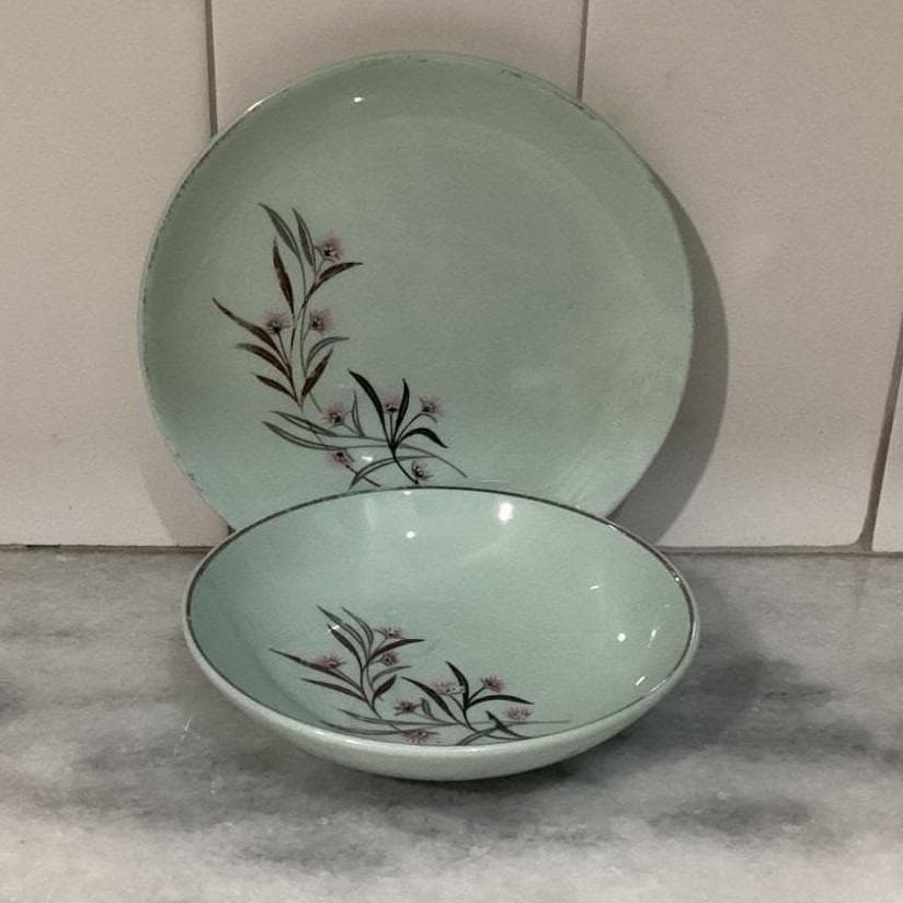 Universal Ballerina Mist Strawflower Salad Bowl & Plate, Vintage Dinnerware - Thumbnail 2