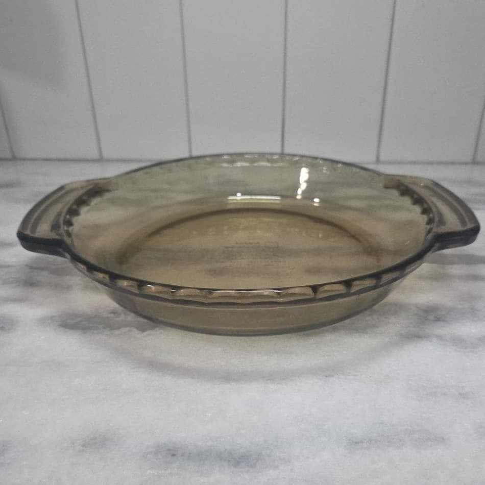 Anchor Hocking Amber 1qt Deep Dish Pie Plate #1075, Ovenware, Fluted Handles - Thumbnail 2
