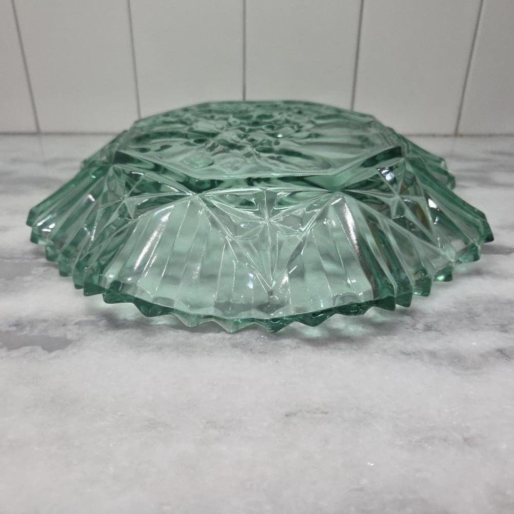 Federal Glass Pioneer Green Carnival Serving Bowl, Ruffled Edge Dish Centerpiece - Thumbnail 7