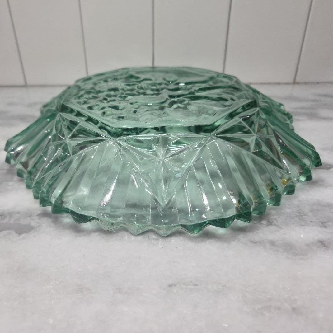 Federal Glass Pioneer Green Carnival Serving Bowl, Ruffled Edge Dish Centerpiece - Thumbnail 10