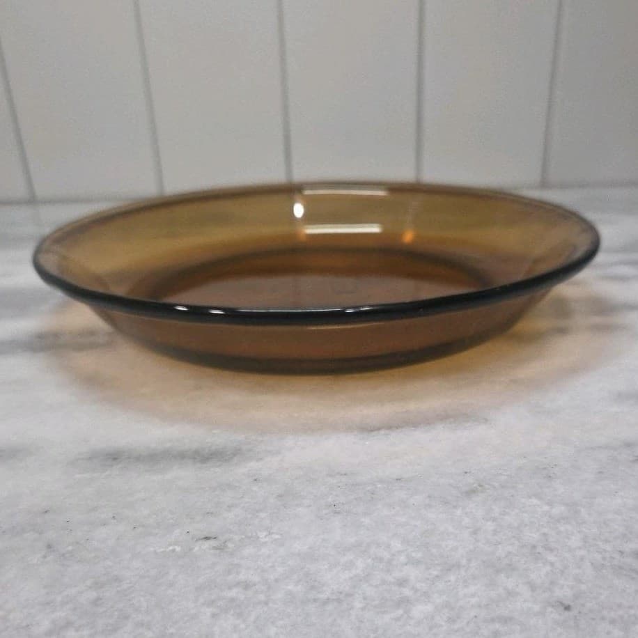 Anchor Hocking Amber Pie Plate, Glass Baking Pan, Oven & Microwave Safe Ovenware - Thumbnail 2