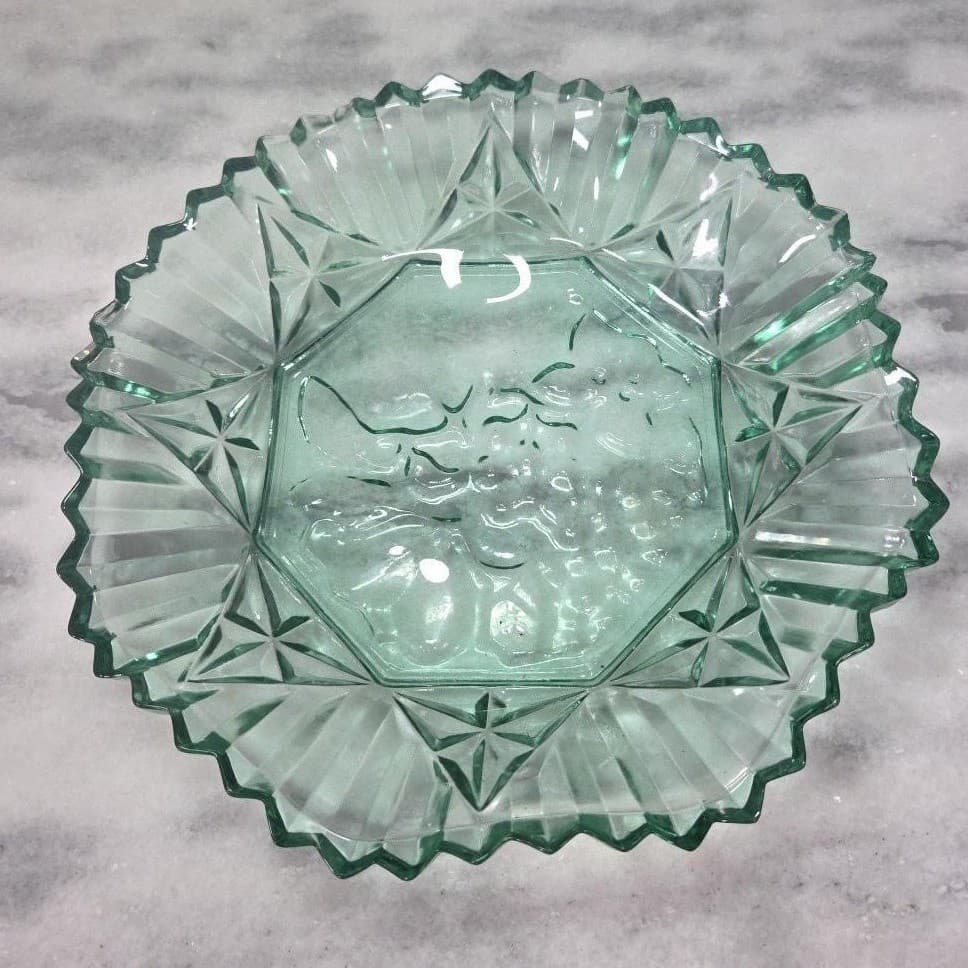 Federal Glass Pioneer Green Carnival Serving Bowl, Ruffled Edge Dish Centerpiece - Thumbnail 3