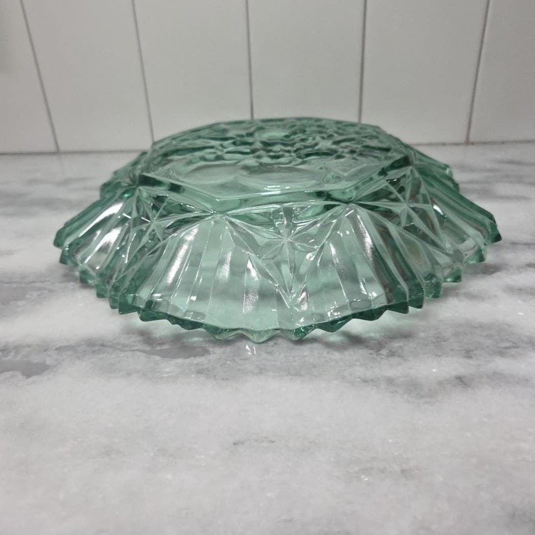 Federal Glass Pioneer Green Carnival Serving Bowl, Ruffled Edge Dish Centerpiece - Thumbnail 8