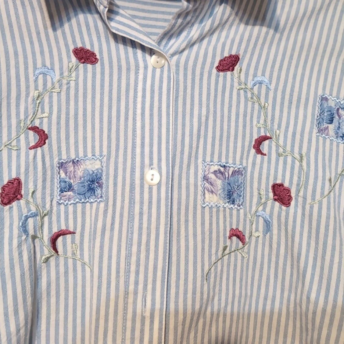 Keneth Too! Blue White Striped Embroidered Floral Button Down, Women's Medium - Thumbnail 8