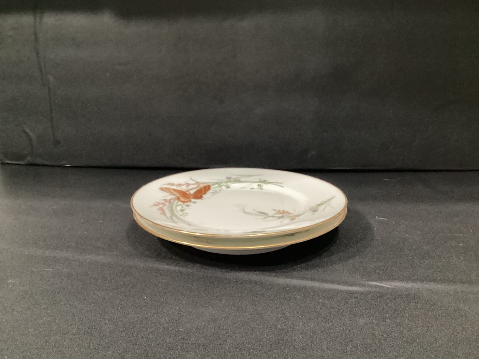 Haviland Meadow Visitors Luncheon Plates Smooth Gold Trim Set Of 2 Butterflies - Thumbnail 6