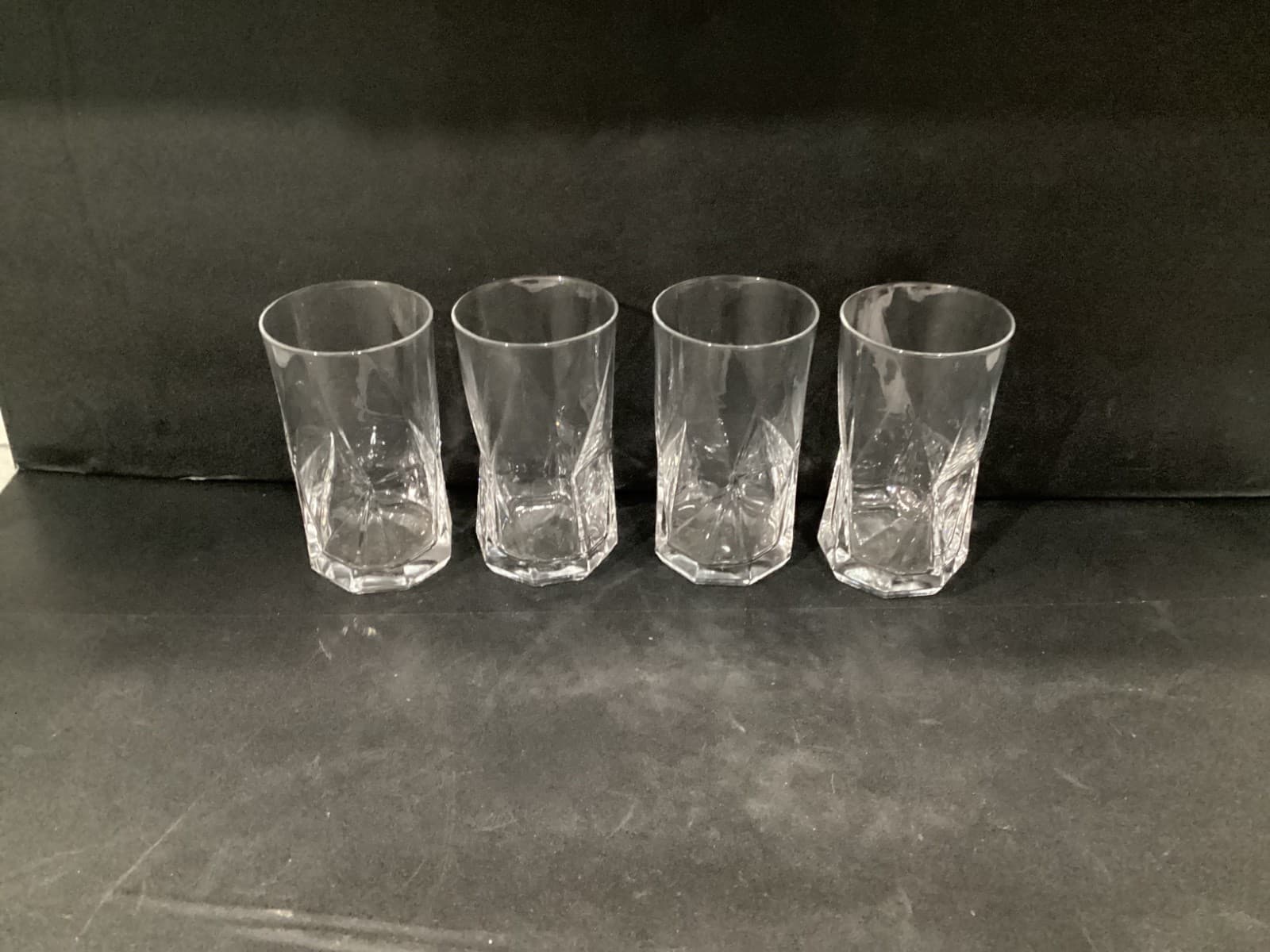 Set of 4 Bormioli Rocco Cassiopea Angular Moulded Glasses 16 Oz 5.75” - Thumbnail 3