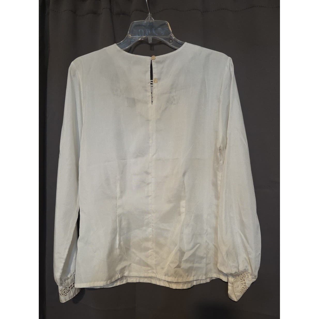 Nicola White Lace Crochet Neckline Blouse, Women's Size 6 Top, Long Sleeve - Thumbnail 4