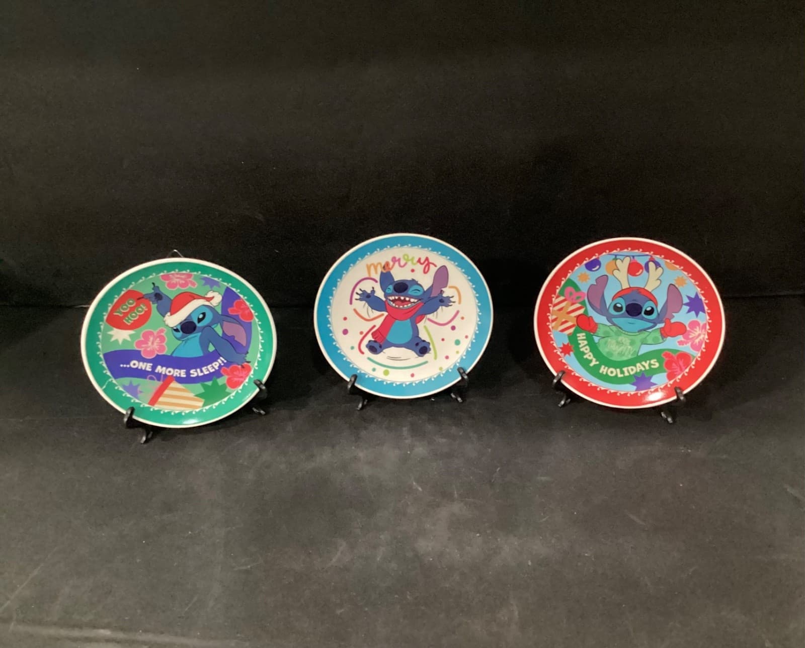 Disney Lilo and Stitch Christmas 5” Ceramic Decorated Plate Set with Stands - Thumbnail 2