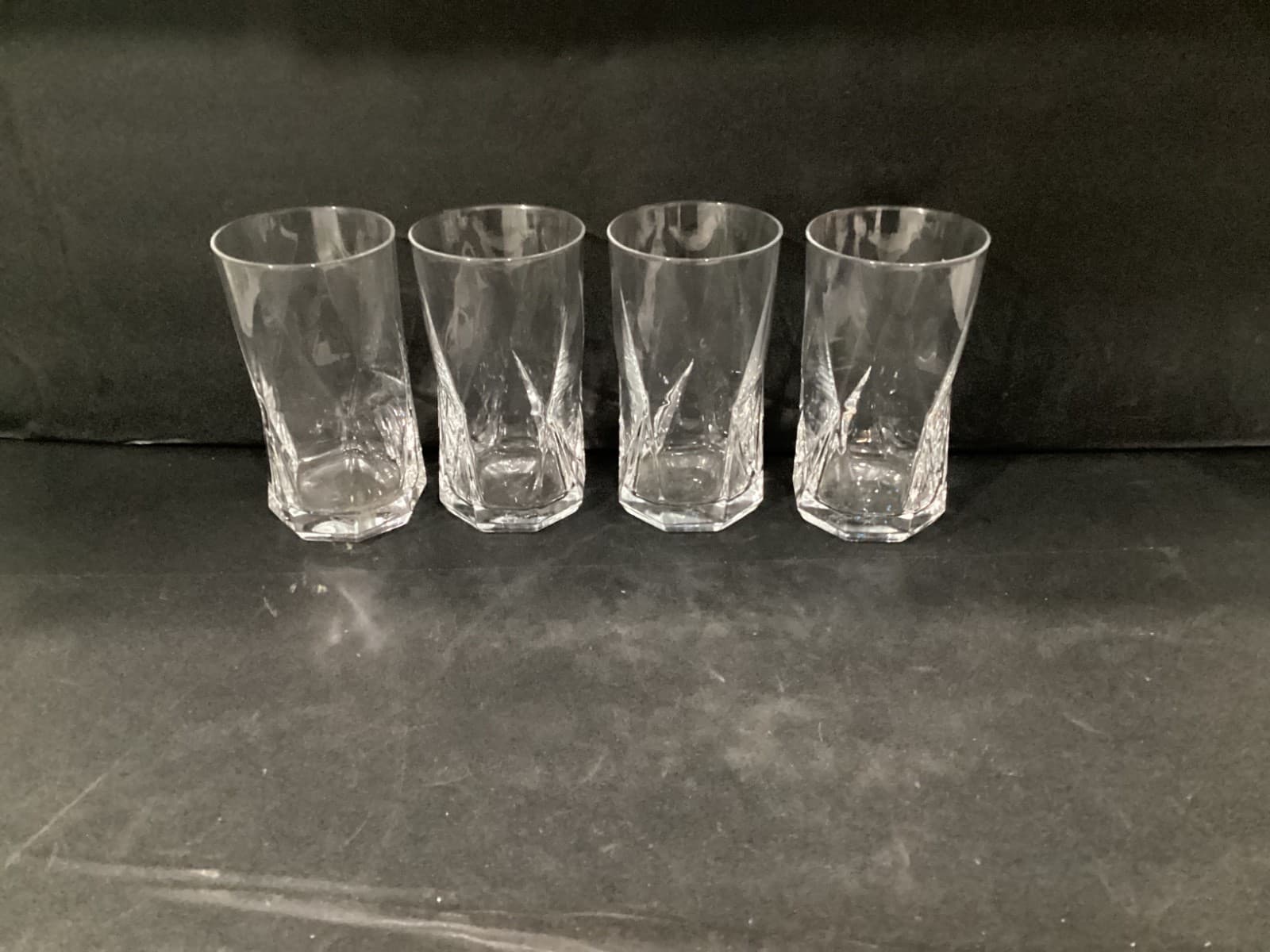 Set of 4 Bormioli Rocco Cassiopea Angular Moulded Glasses 16 Oz 5.75” - Thumbnail 2