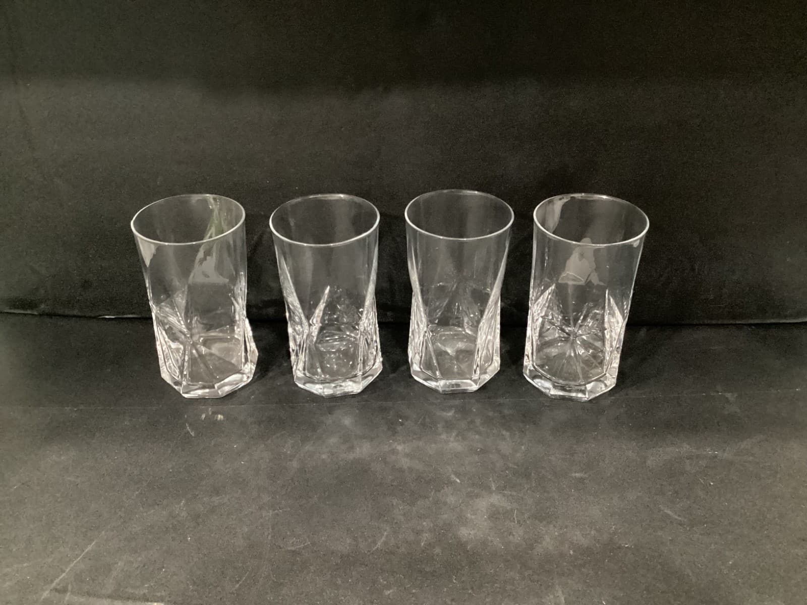 Set of 4 Bormioli Rocco Cassiopea Angular Moulded Glasses 16 Oz 5.75” - Thumbnail 5