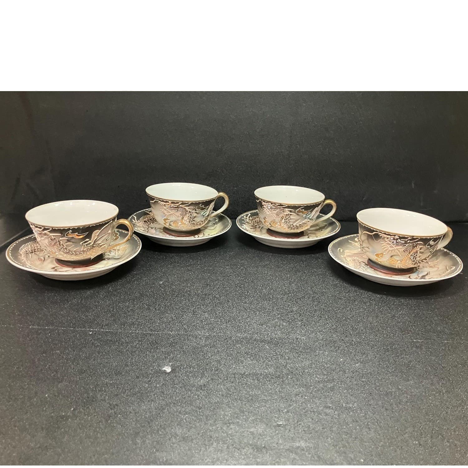 Moriage Dragonware Teacup & Saucers, Set of 4 Vintage Hand Painted Dragon Design - Thumbnail 4