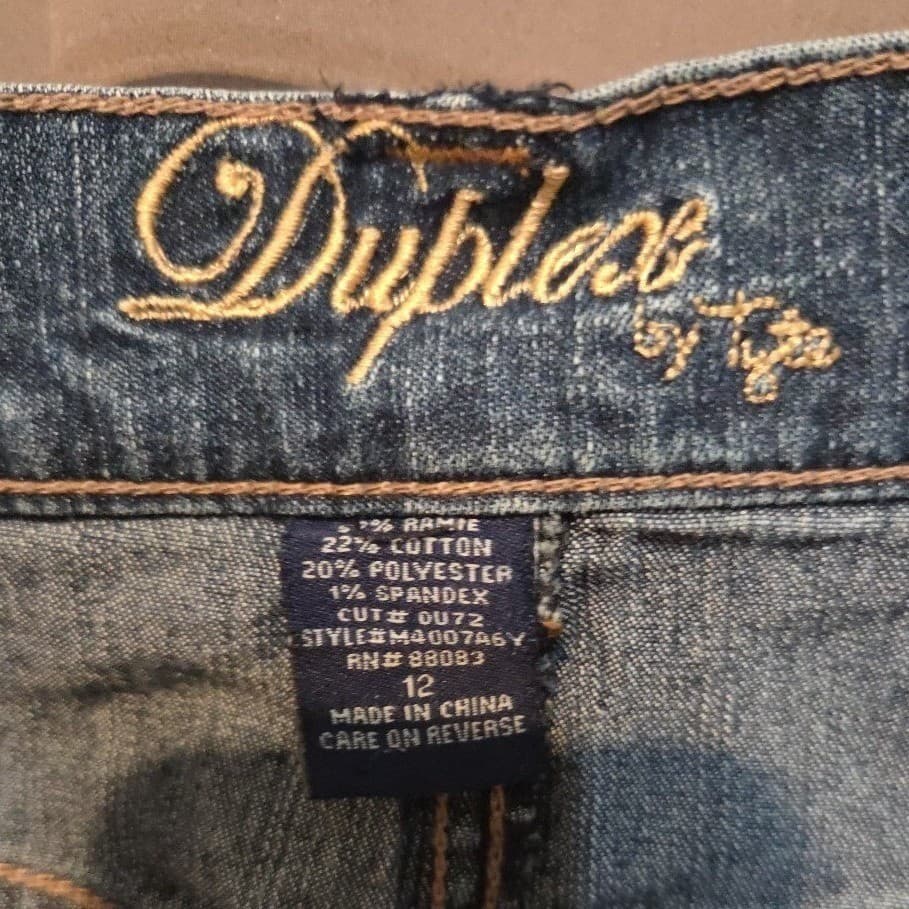 Duplex by Tyte Denim Capri Jeans, Woman's Size 12, Medium Wash Embroidered Blue - Thumbnail 5