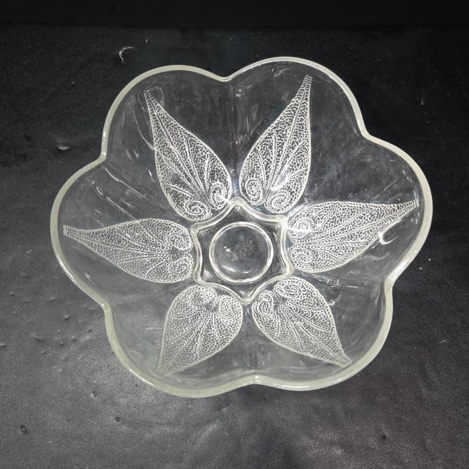 Indiana Glass Clear Trinket Dish, Vintage Leaf Design Candy Bowl, Centerpiece - Thumbnail 3