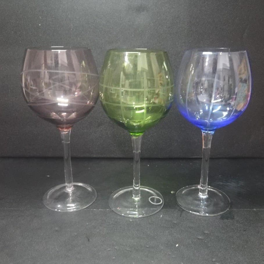 Fifth Avenue Crystal Medallion Balloon Wine Glasses, Set of 3, Vintage Inspired - Thumbnail 5