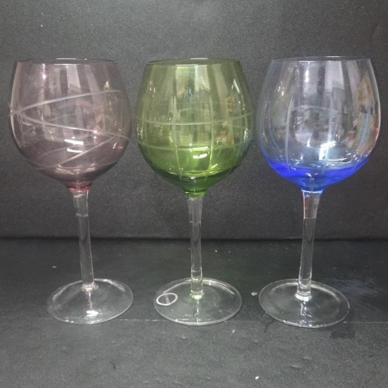 Fifth Avenue Crystal Medallion Balloon Wine Glasses, Set of 3, Vintage Inspired - Thumbnail 3