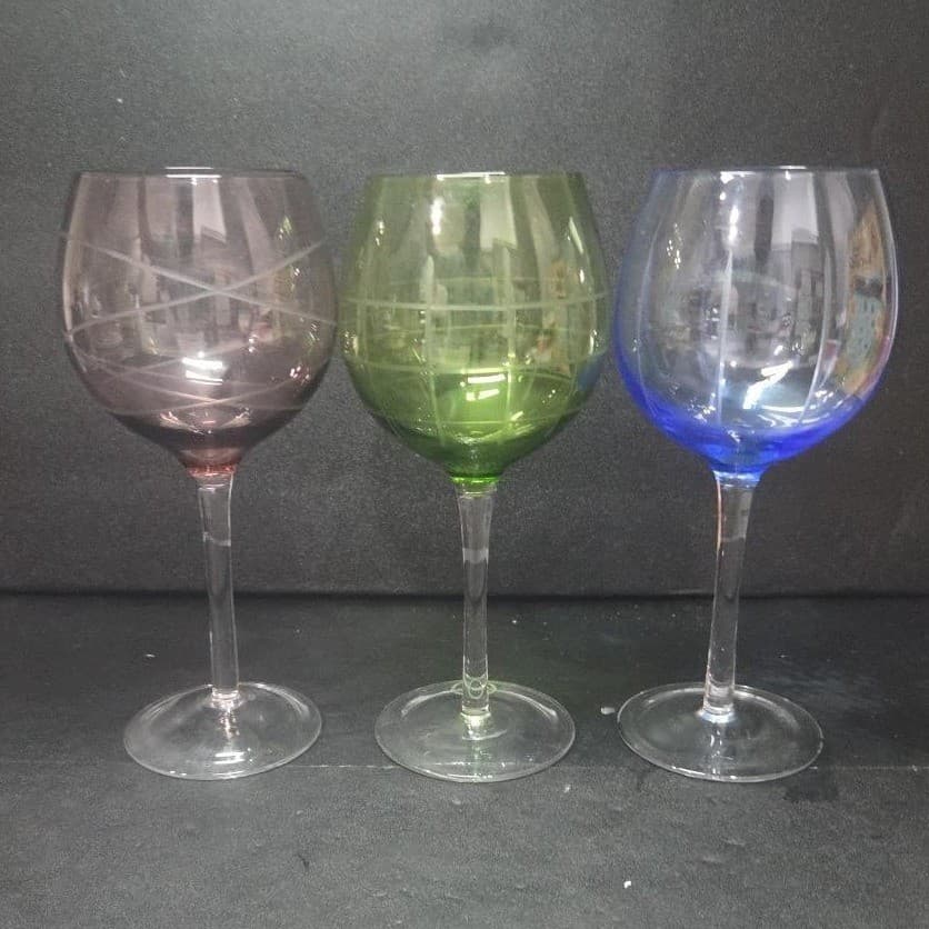 Fifth Avenue Crystal Medallion Balloon Wine Glasses, Set of 3, Vintage Inspired - Thumbnail 4