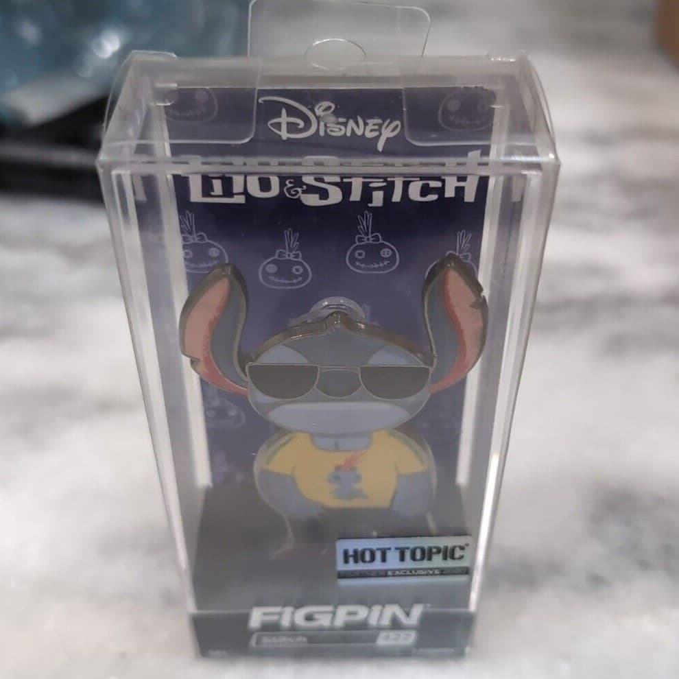 Disney Lilo & Stitch FiGPiN #422 Stitch Sunglasses Hot Topic Exclusive 2020 Lock - Thumbnail 6