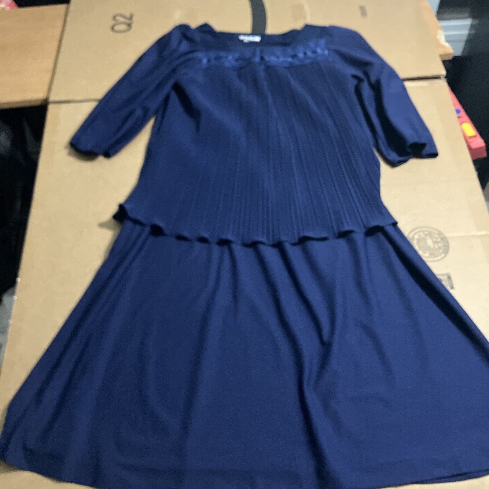Cue Fashions Navy Blue Lace Dress 16.5, Long Sleeves, Pleated Scalloped Hem - Thumbnail 3