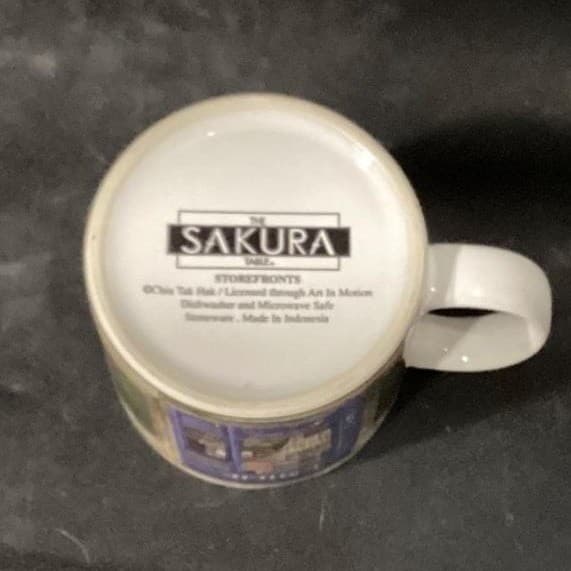 Lot of 4 Sakura Table Storefronts Coffee Mugs Emilie, Livres, Chez Jerome, Vins - Thumbnail 10
